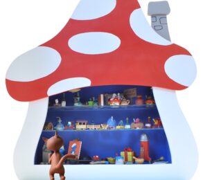 LES SCHTROUMPFS : LA VITRINE DES OBJETS DU MYTHE